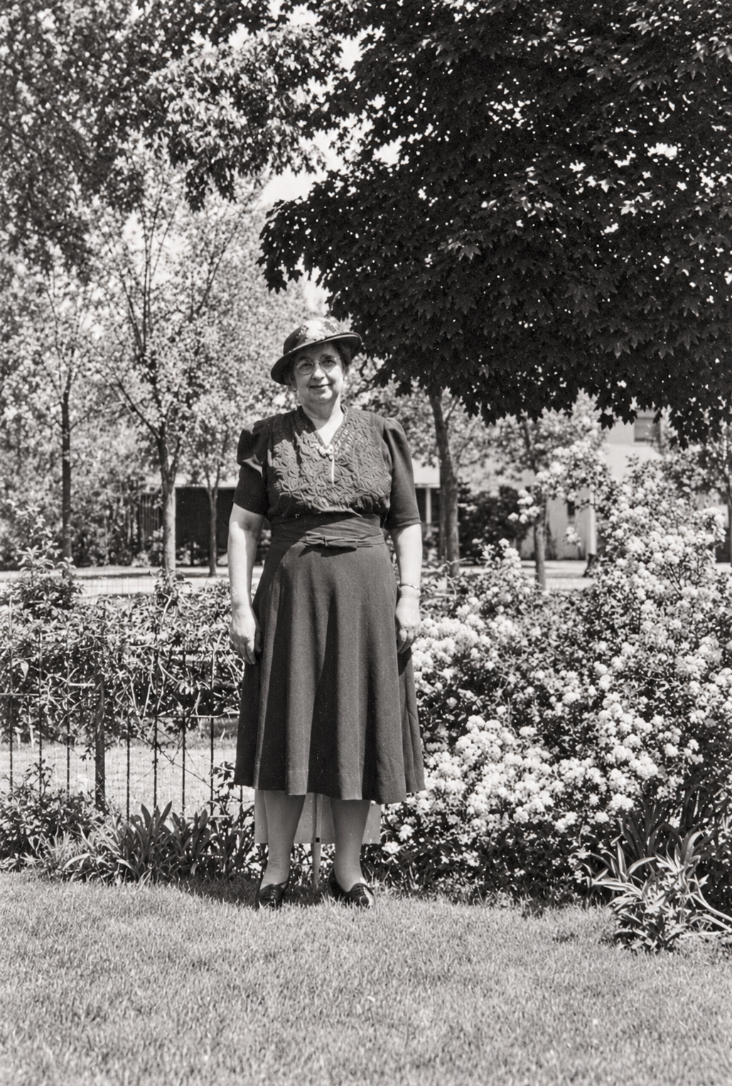 Daisy Todd photograph captioned early 1940s; exact exposure date unknown. The will’s date is a separate document fact.